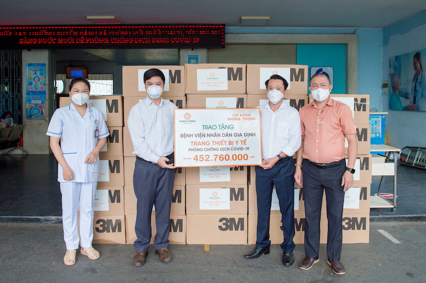 Tập đoàn Hưng Thịnh hỗ trợ trang thiết bị y tế cho Bệnh viện Nhân Dân 115 và Gia Định